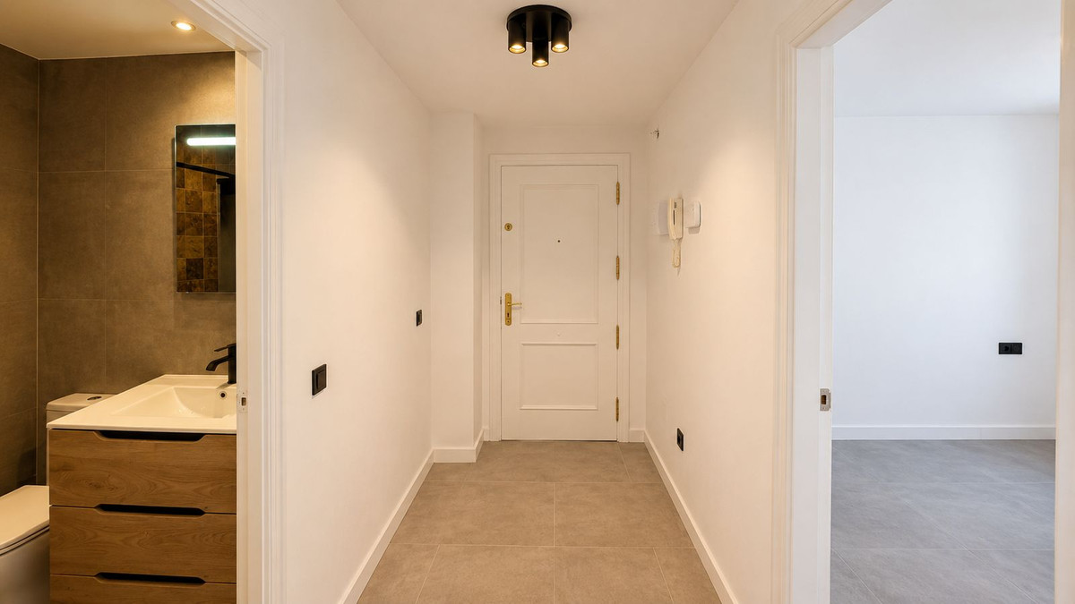2 Bed Apartment for sale in Atalaya Costa Del Sol, Málaga, Spain
