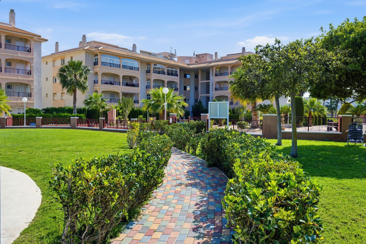 2 Bed Apartment for sale in Playa Flamenca Costa Blanca, Alicante, Spain