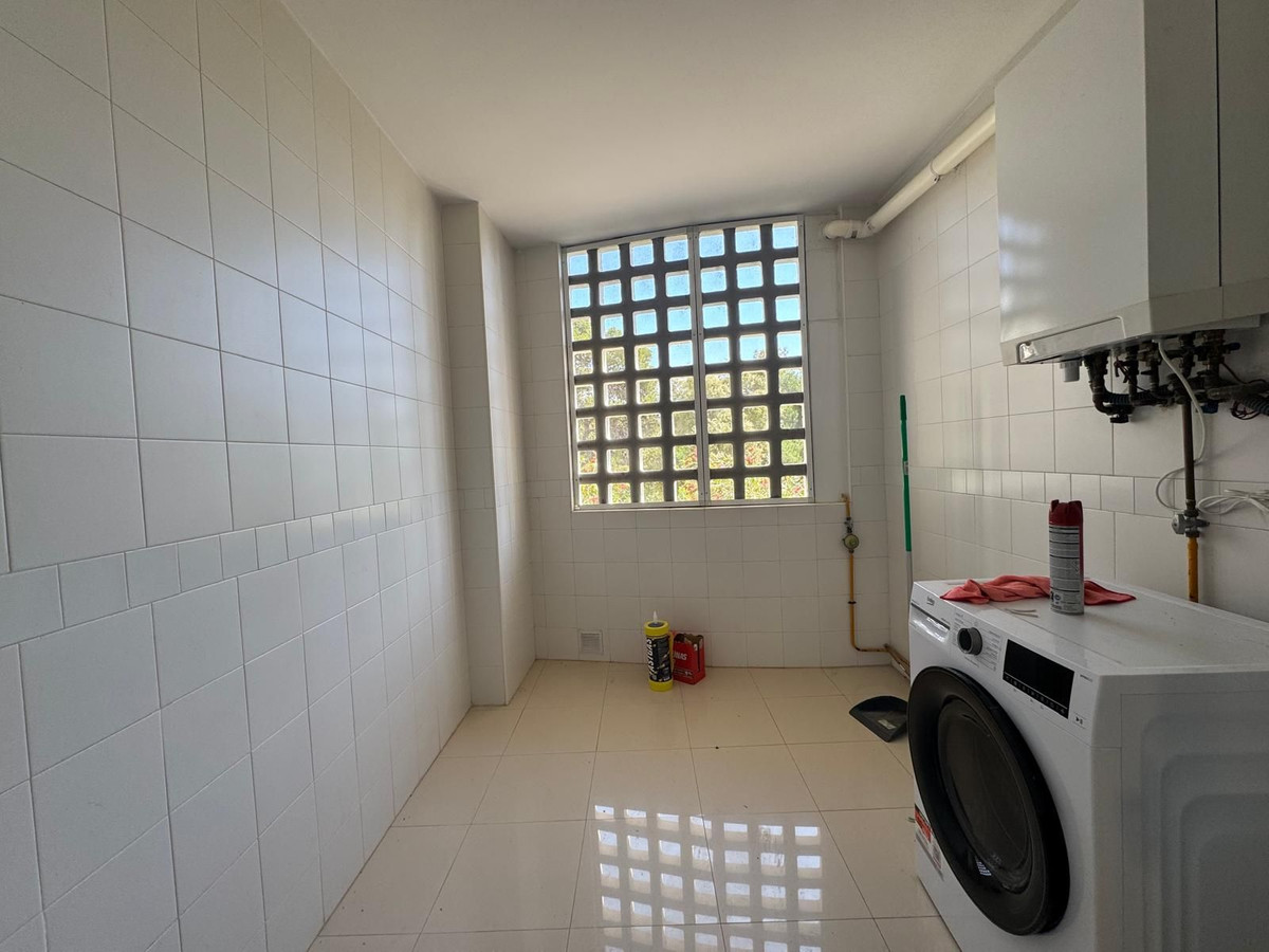 2 Bed Apartment for sale in Puerto Banús Costa Del Sol, Málaga, Spain