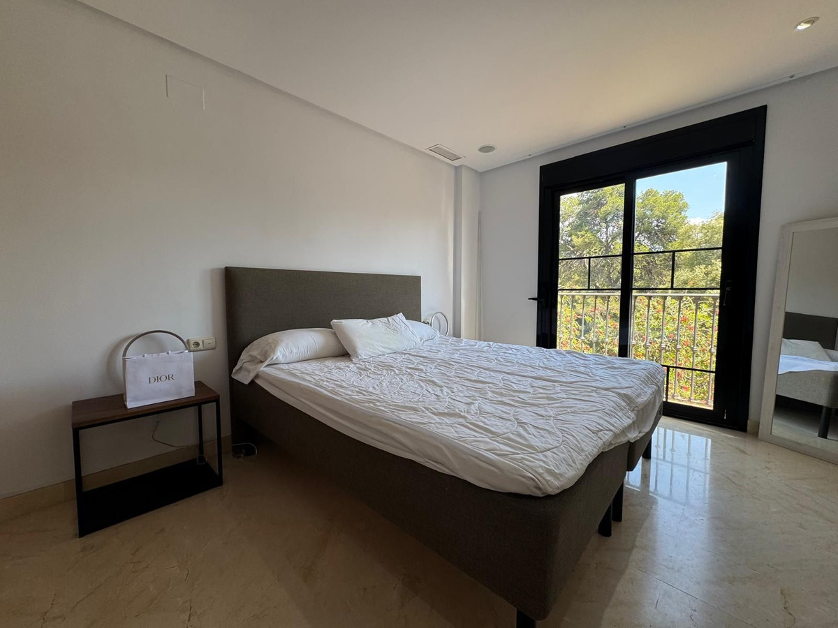 2 Bed Apartment for sale in Puerto Banús Costa Del Sol, Málaga, Spain