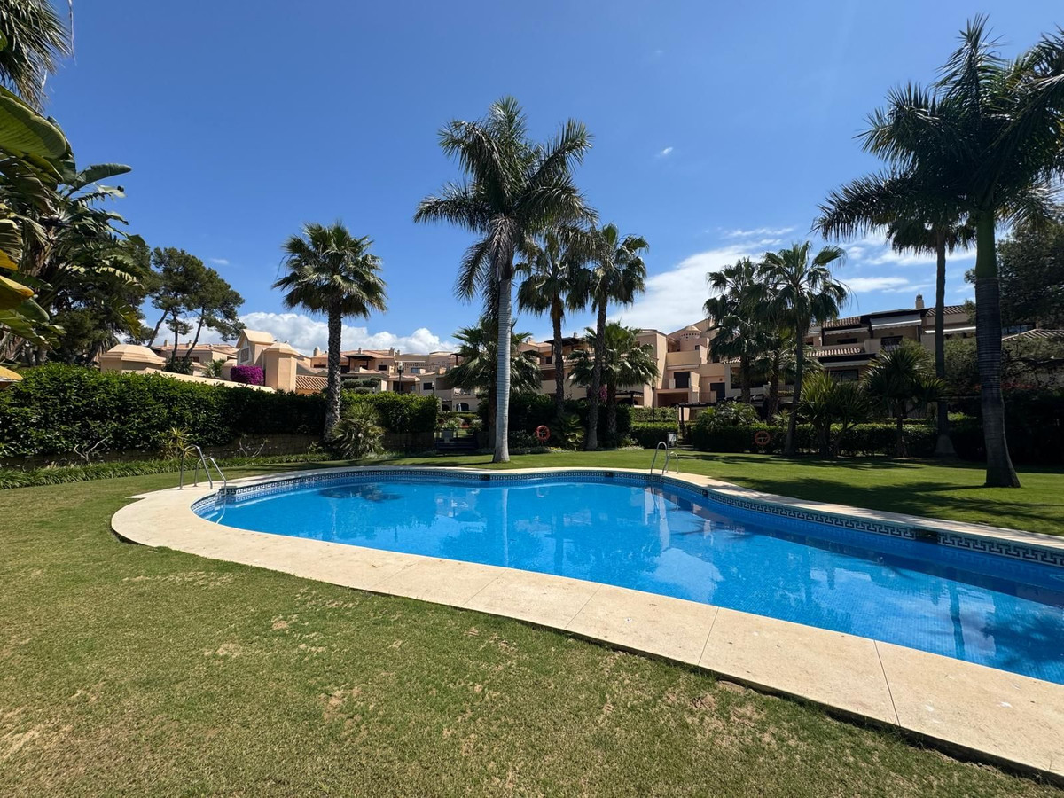 2 Bed Apartment for sale in Puerto Banús Costa Del Sol, Málaga, Spain