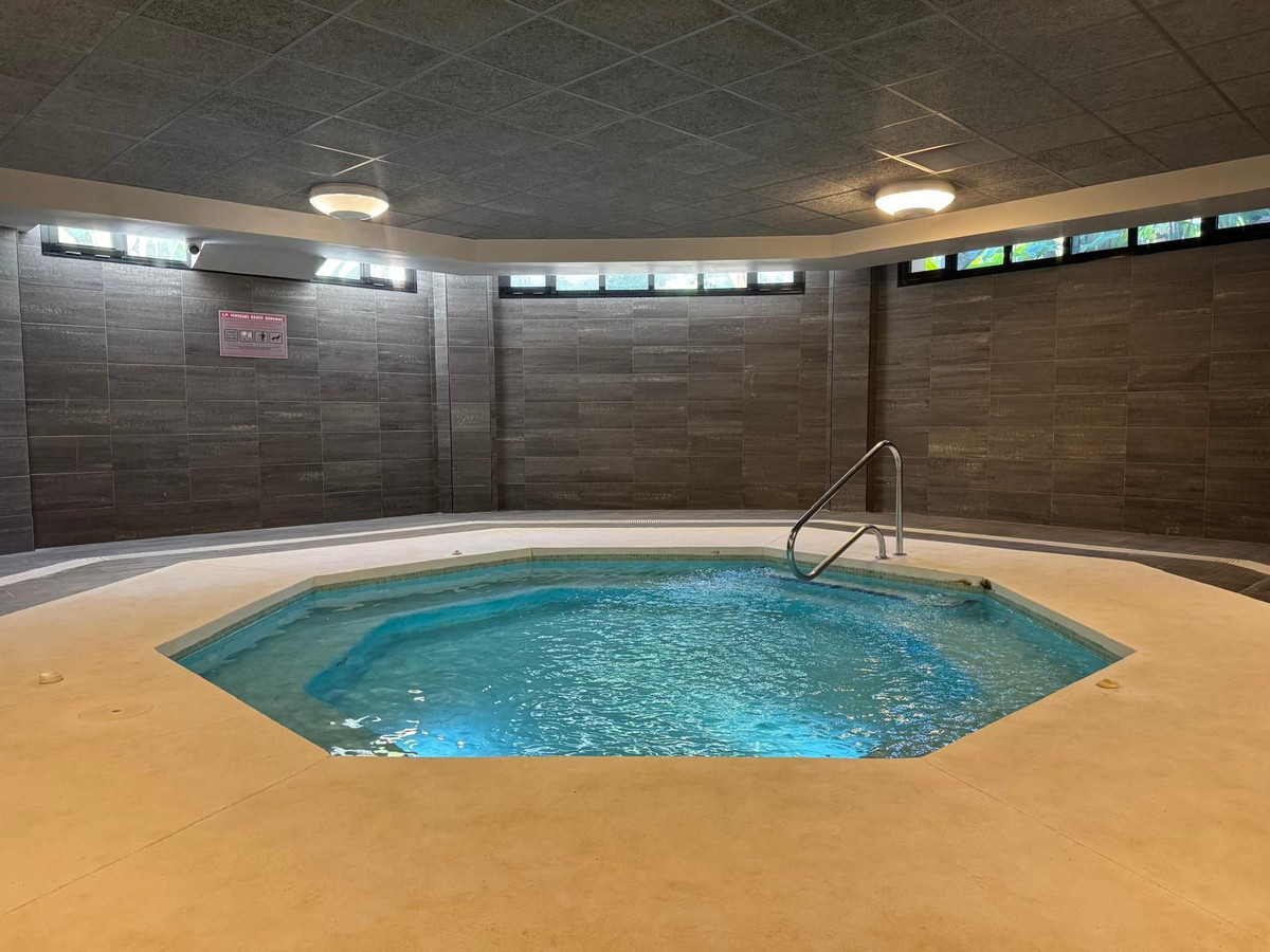 2 Bed Apartment for sale in Puerto Banús Costa Del Sol, Málaga, Spain