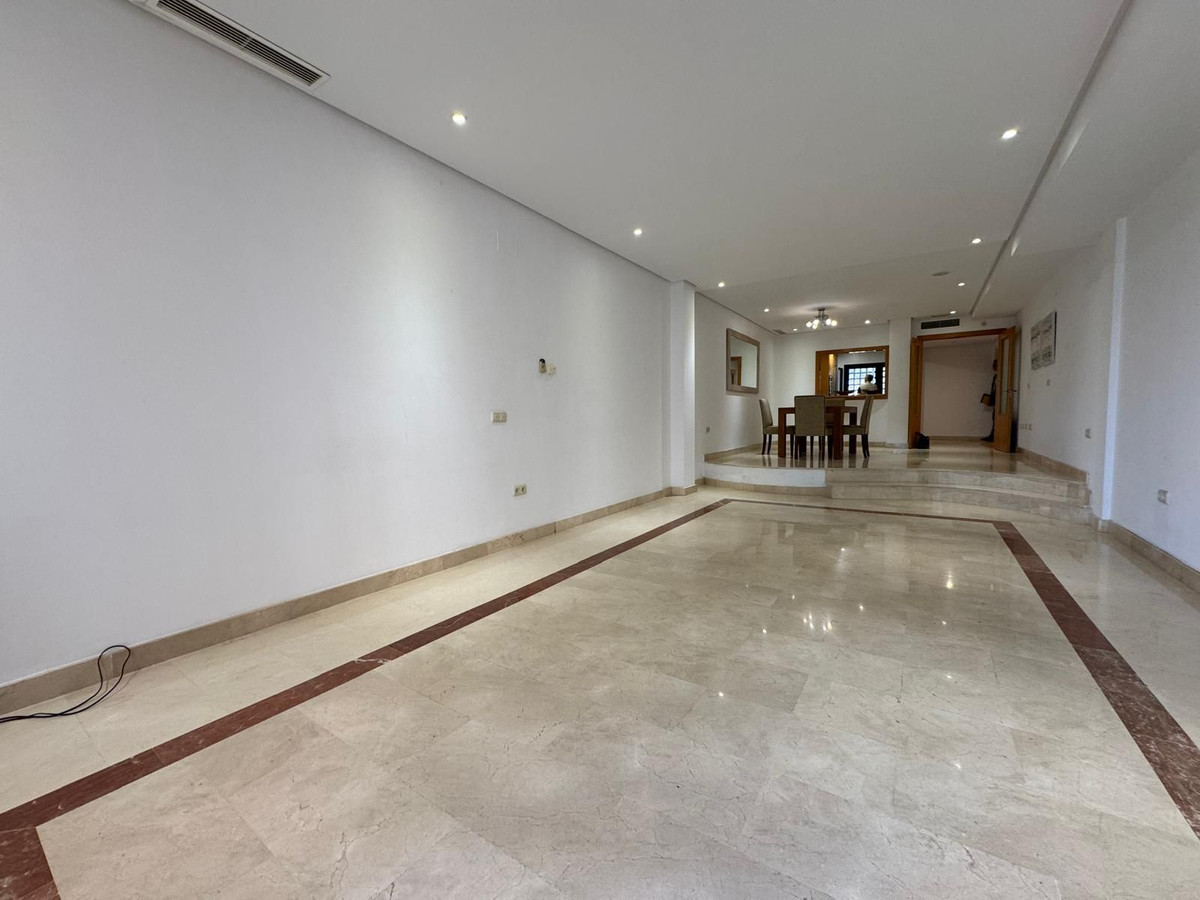 2 Bed Apartment for sale in Puerto Banús Costa Del Sol, Málaga, Spain