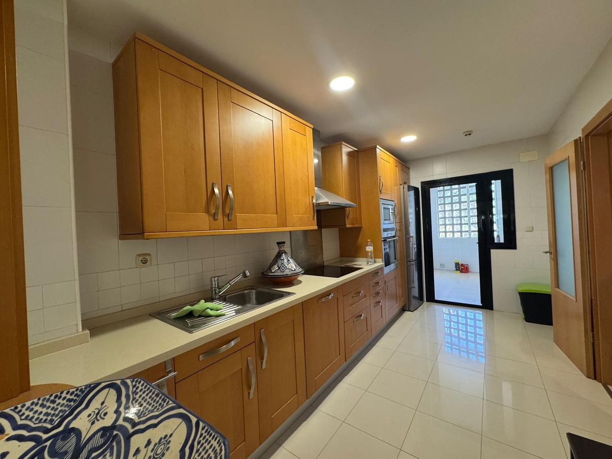 2 Bed Apartment for sale in Puerto Banús Costa Del Sol, Málaga, Spain