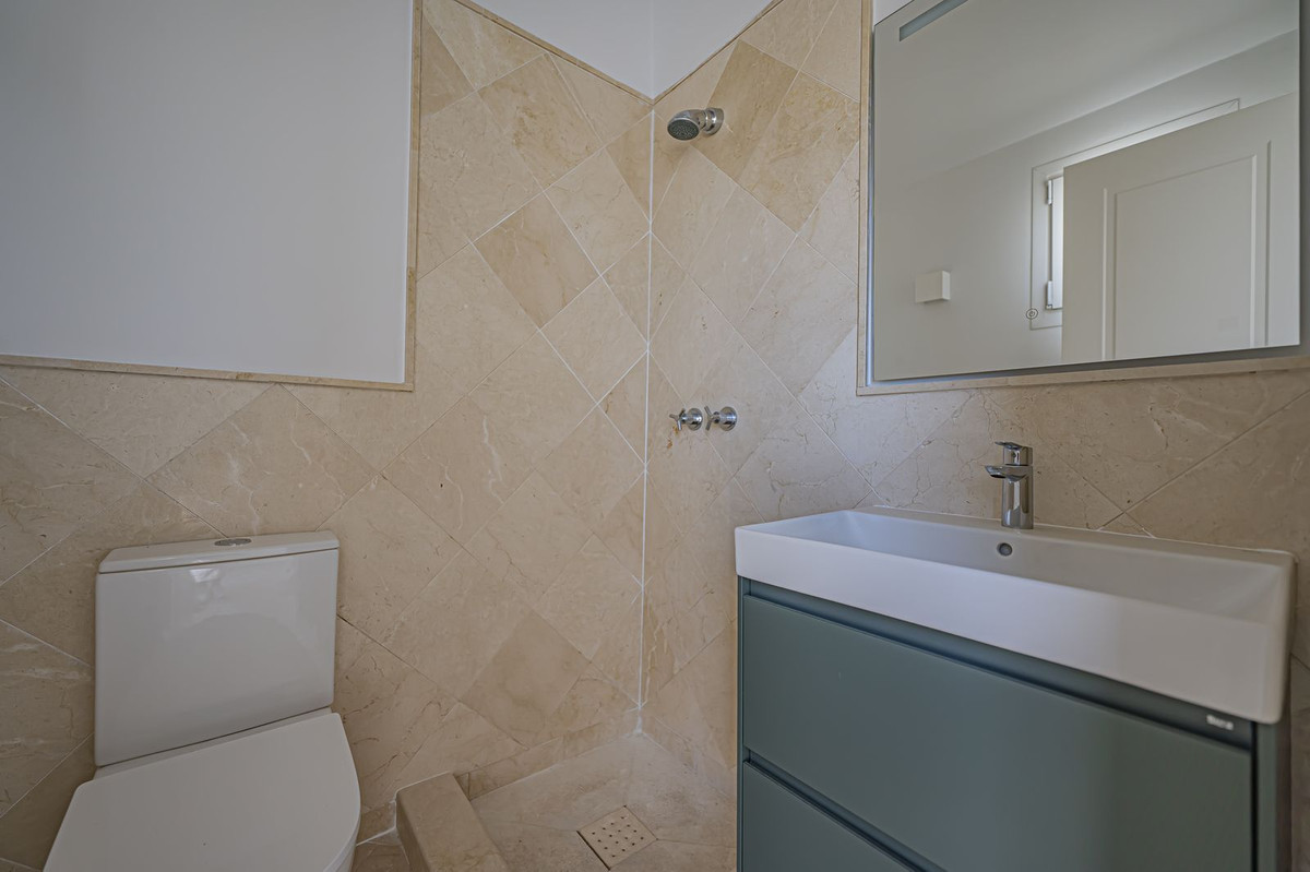 2 Bed Apartment for sale in Nueva Andalucía Costa Del Sol, Málaga, Spain