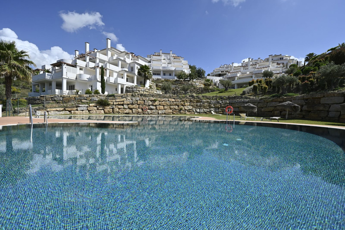 2 Bed Apartment for sale in Nueva Andalucía Costa Del Sol, Málaga, Spain