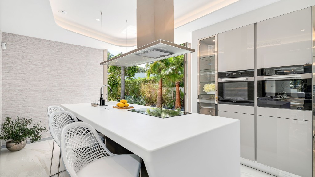 Se vende Villa - Chalet de 6 dormitorios en Costa Del Sol, Málaga, España