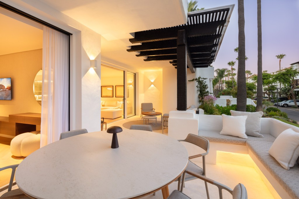 3 Bed Apartment for sale in Marbella Costa Del Sol, Málaga, Spain