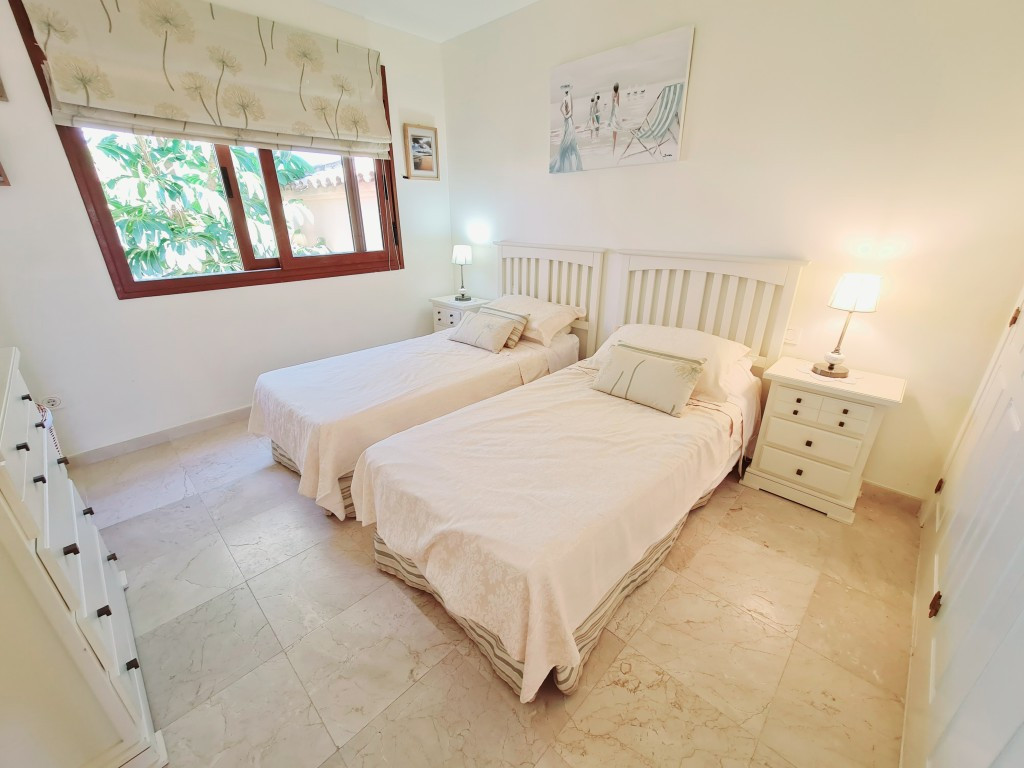 Se vende Apartamento Planta Media de 2 dormitorios en Costa Del Sol, Málaga, España
