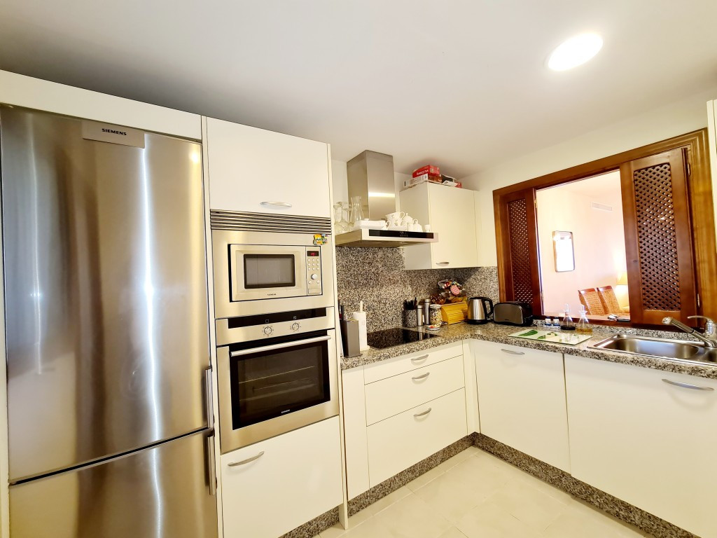 Se vende Apartamento Planta Media de 2 dormitorios en Costa Del Sol, Málaga, España