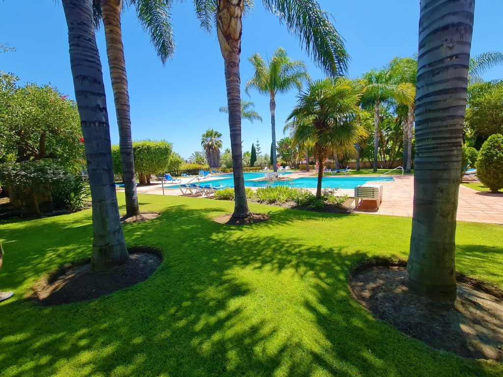 Se vende Apartamento Planta Media de 2 dormitorios en Costa Del Sol, Málaga, España