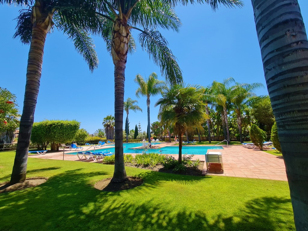 Se vende Apartamento Planta Media de 2 dormitorios en Costa Del Sol, Málaga, España