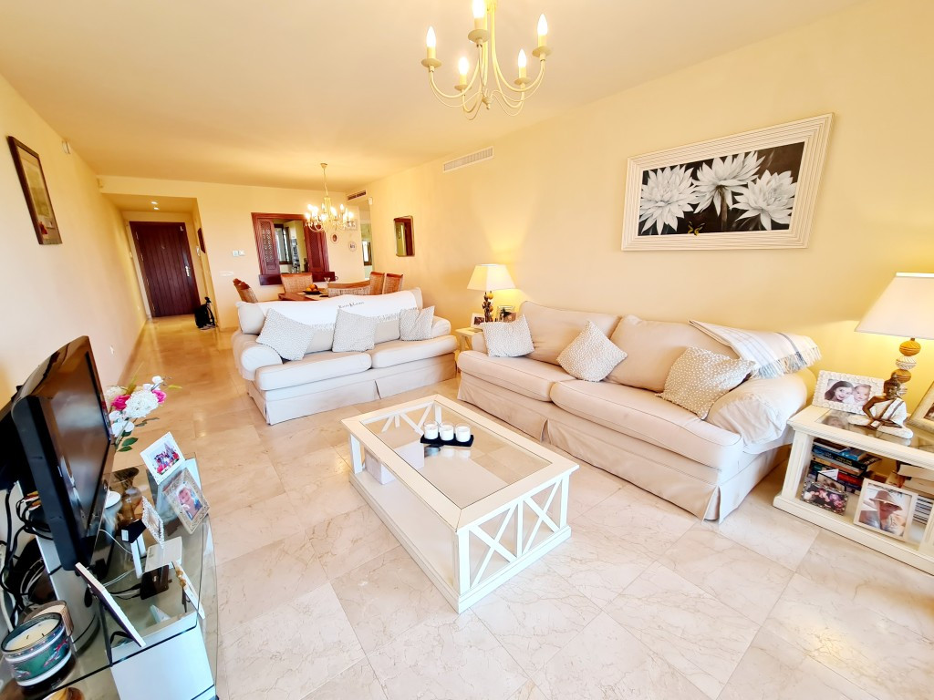 Se vende Apartamento Planta Media de 2 dormitorios en Costa Del Sol, Málaga, España