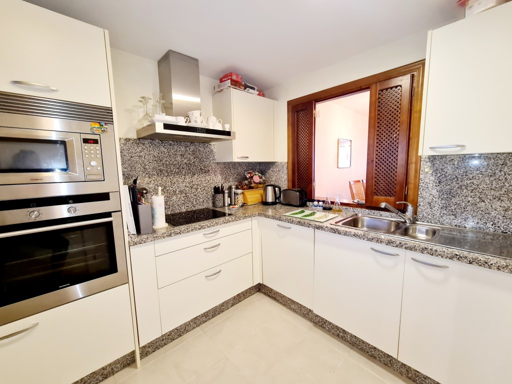 Se vende Apartamento Planta Media de 2 dormitorios en Costa Del Sol, Málaga, España