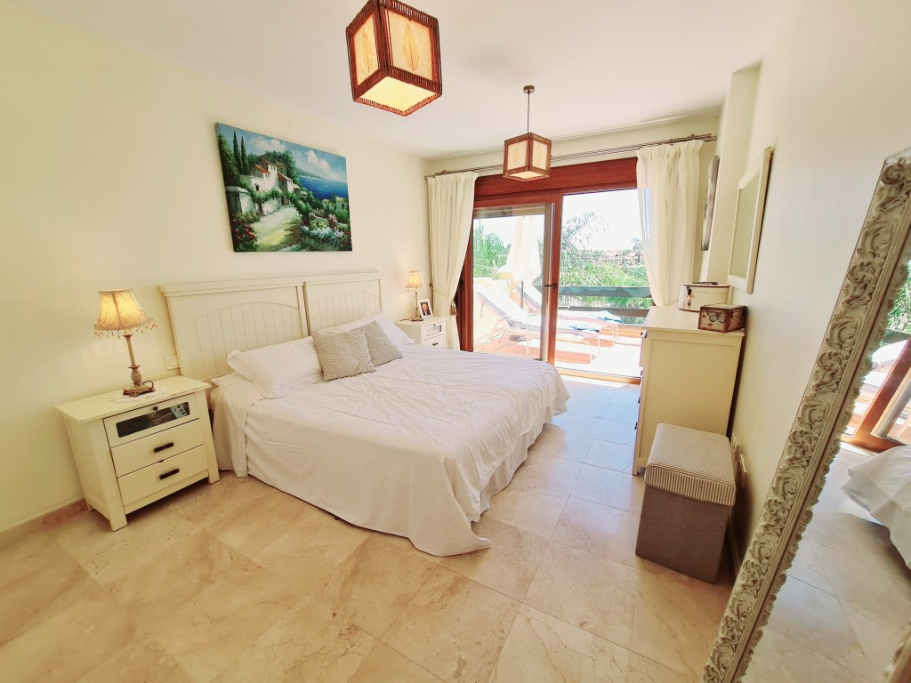 Se vende Apartamento Planta Media de 2 dormitorios en Costa Del Sol, Málaga, España