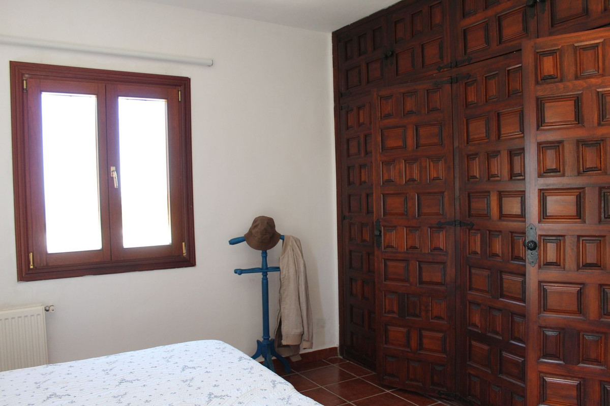 10 Bed Townhouse for sale in El Rosario Costa Del Sol, Málaga, Spain