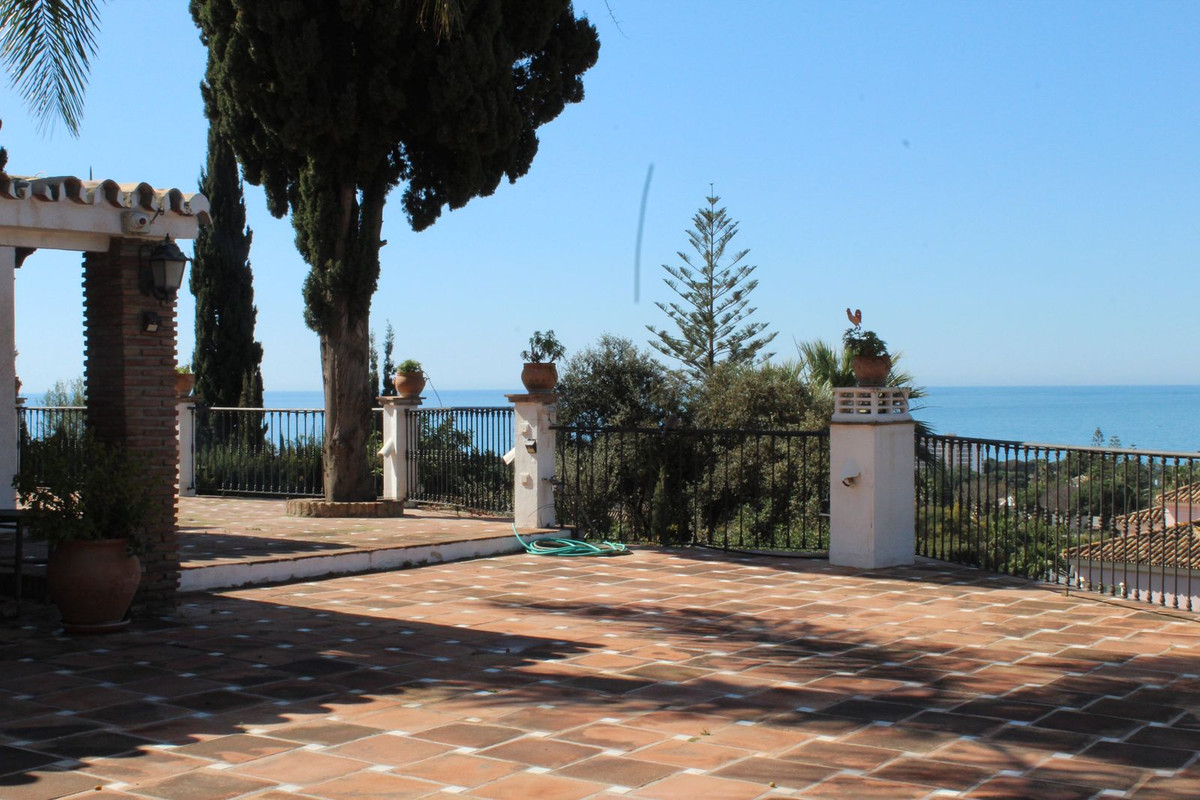 10 Bed Townhouse for sale in El Rosario Costa Del Sol, Málaga, Spain