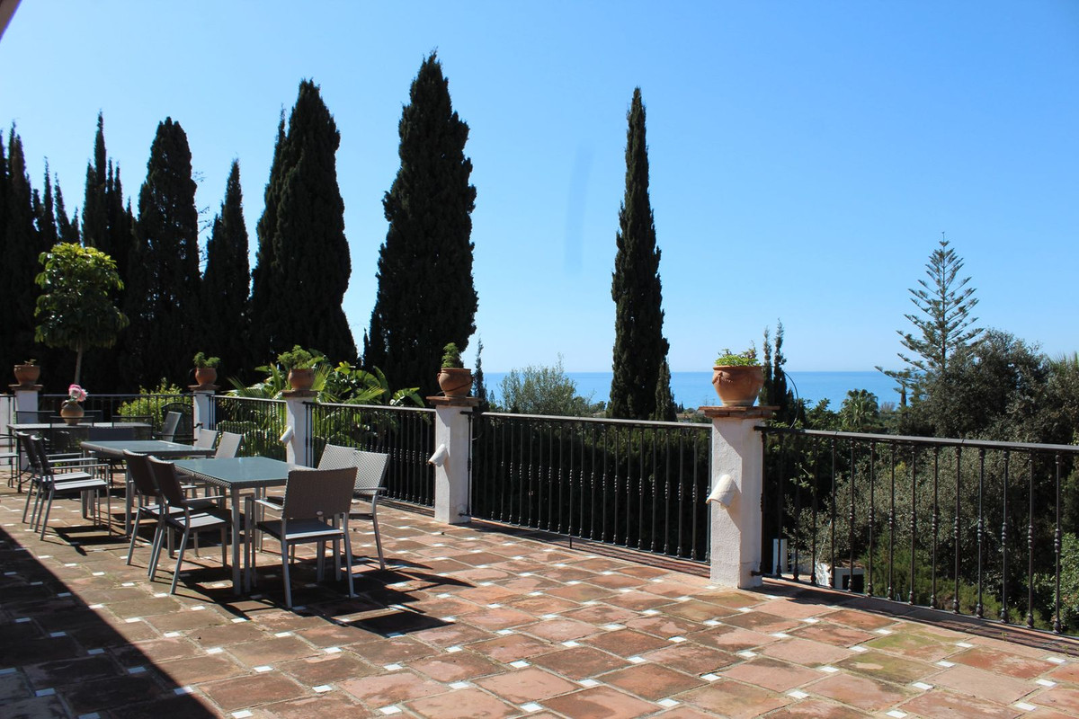 10 Bed Townhouse for sale in El Rosario Costa Del Sol, Málaga, Spain