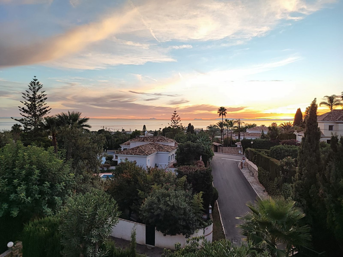 10 Bed Townhouse for sale in El Rosario Costa Del Sol, Málaga, Spain