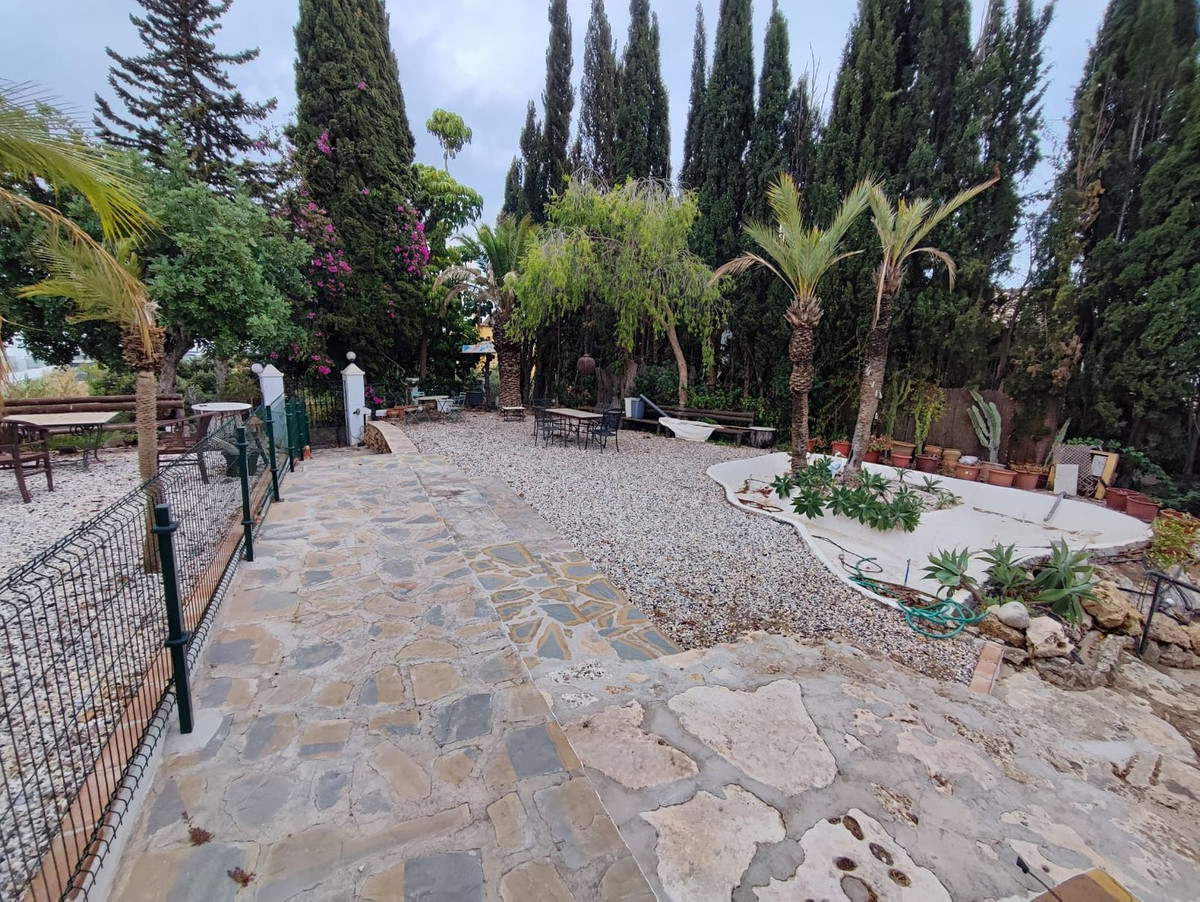 10 Bed Townhouse for sale in El Rosario Costa Del Sol, Málaga, Spain