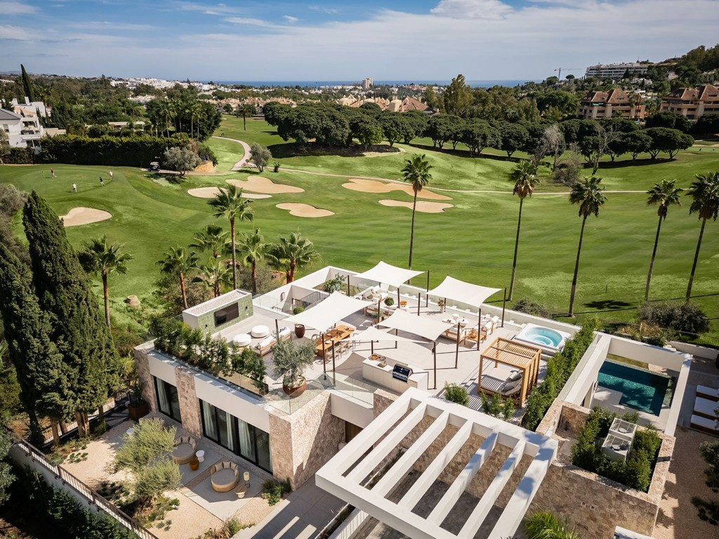Se vende Villa - Chalet de 4 dormitorios en Costa Del Sol, Málaga, España