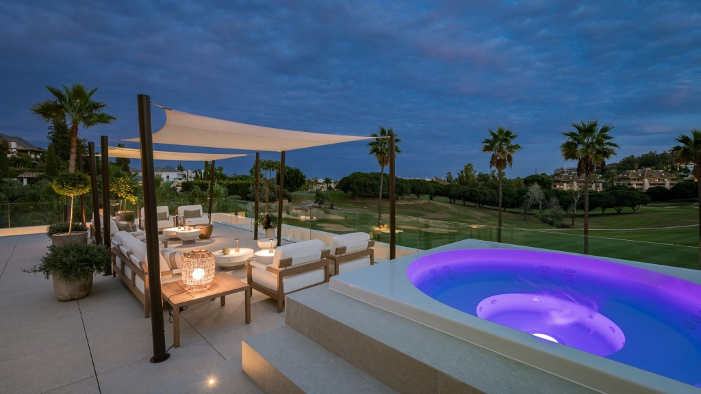 Se vende Villa - Chalet de 4 dormitorios en Costa Del Sol, Málaga, España
