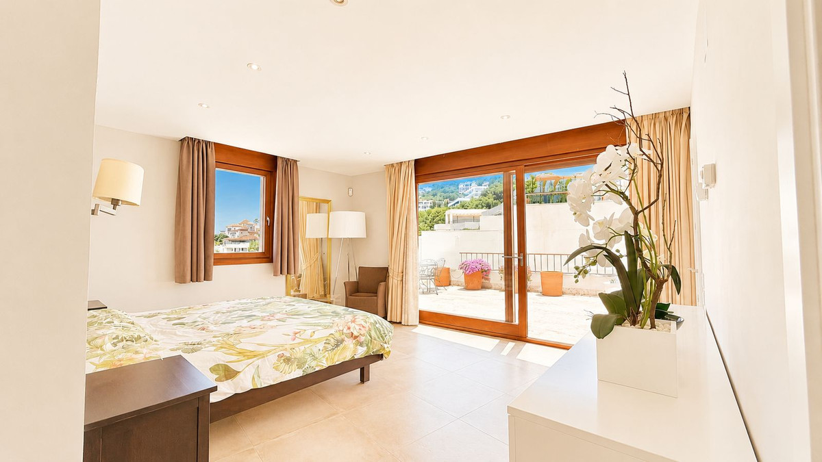 3 Bed Apartment for sale in Altos De Los Monteros Costa Del Sol, Málaga, Spain
