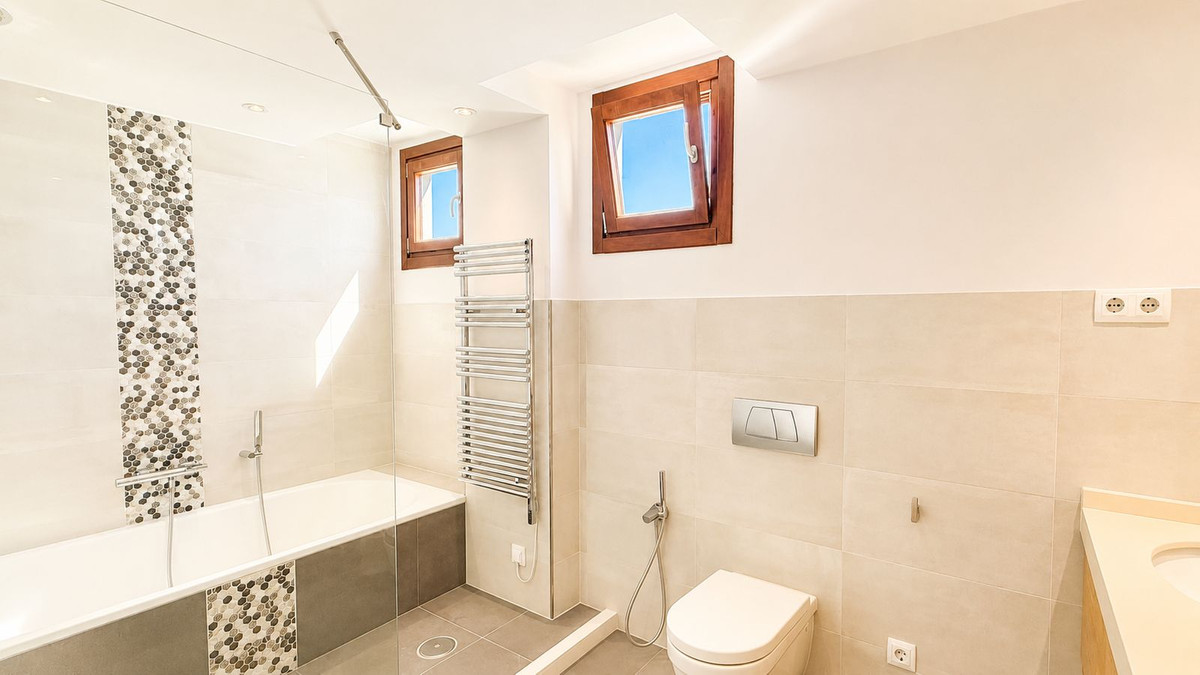 3 Bed Apartment for sale in Altos De Los Monteros Costa Del Sol, Málaga, Spain