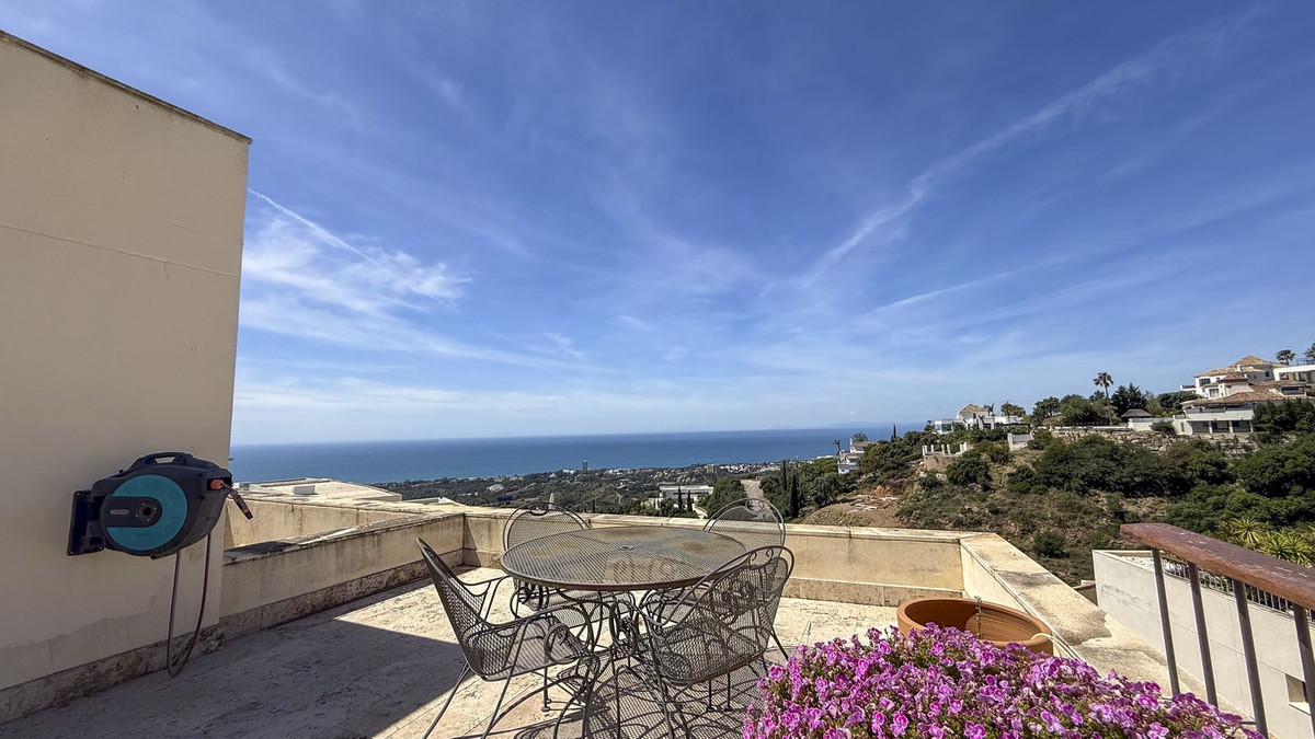 3 Bed Apartment for sale in Altos De Los Monteros Costa Del Sol, Málaga, Spain