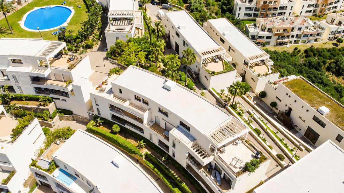 3 Bed Apartment for sale in Altos De Los Monteros Costa Del Sol, Málaga, Spain