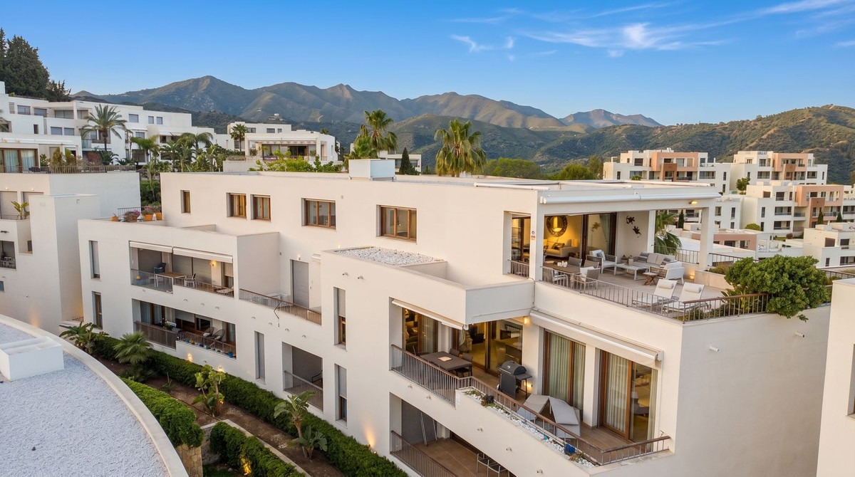 3 Bed Apartment for sale in Altos De Los Monteros Costa Del Sol, Málaga, Spain