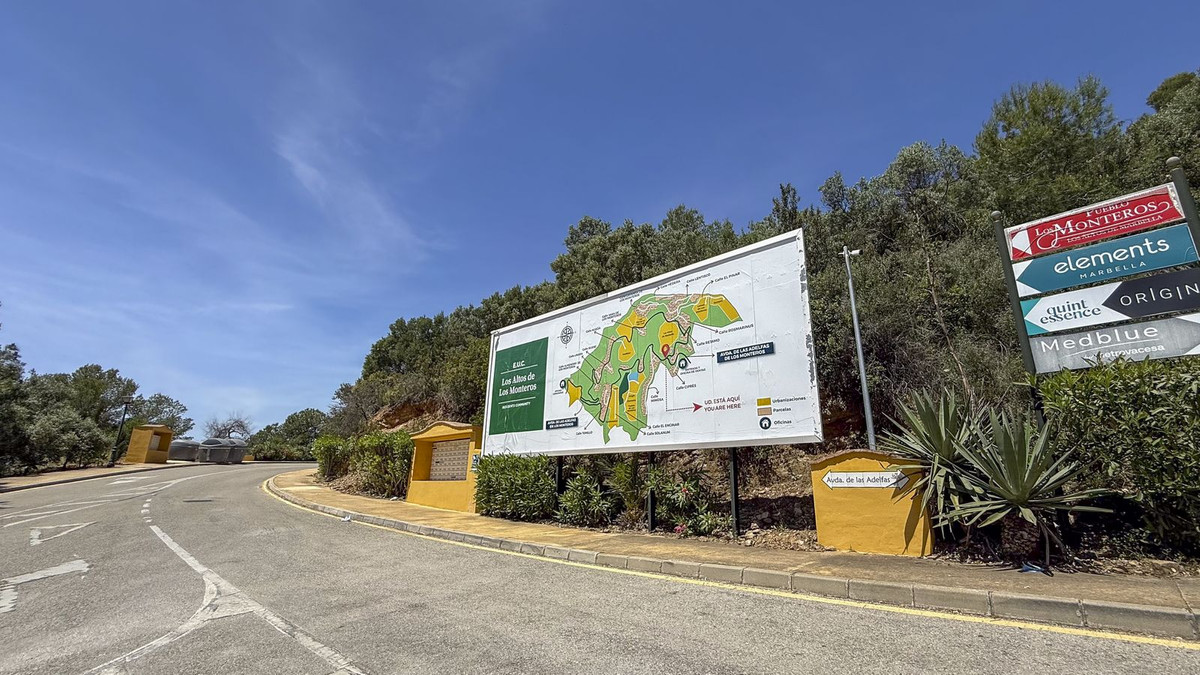3 Bed Apartment for sale in Altos De Los Monteros Costa Del Sol, Málaga, Spain