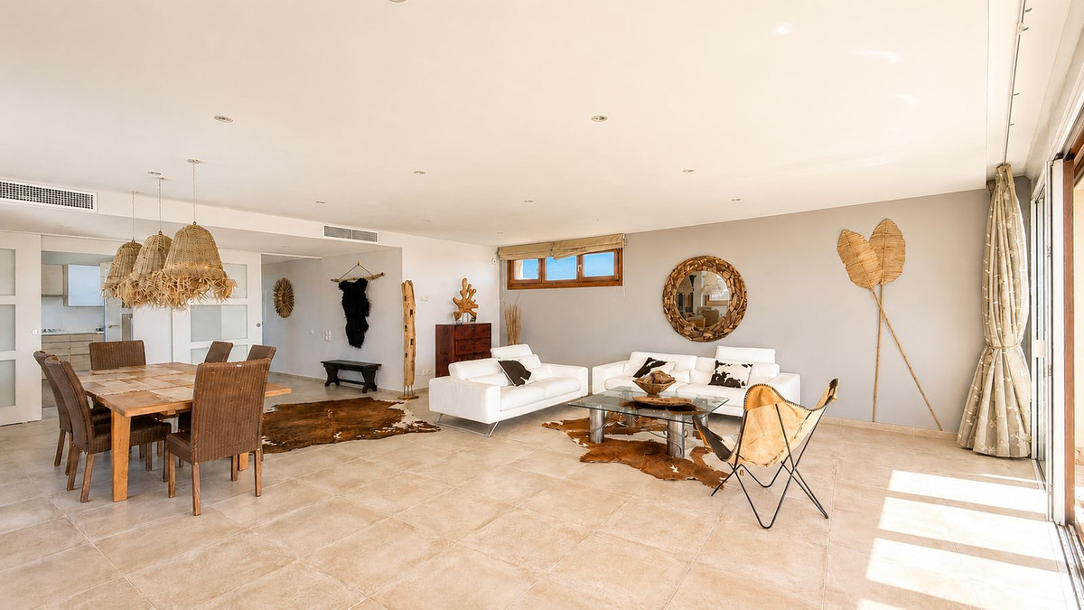 3 Bed Apartment for sale in Altos De Los Monteros Costa Del Sol, Málaga, Spain