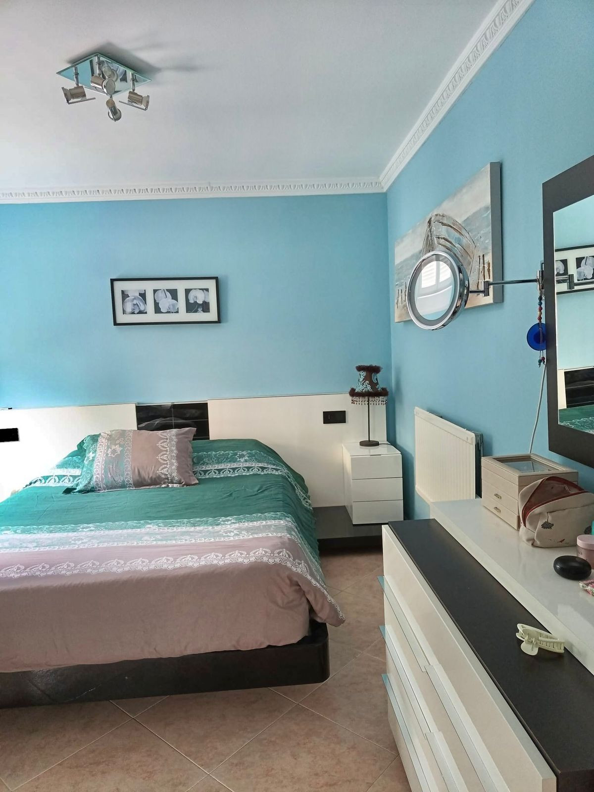 Se vende Apartamento Planta Media de 3 dormitorios en Costa Del Sol, Málaga, España