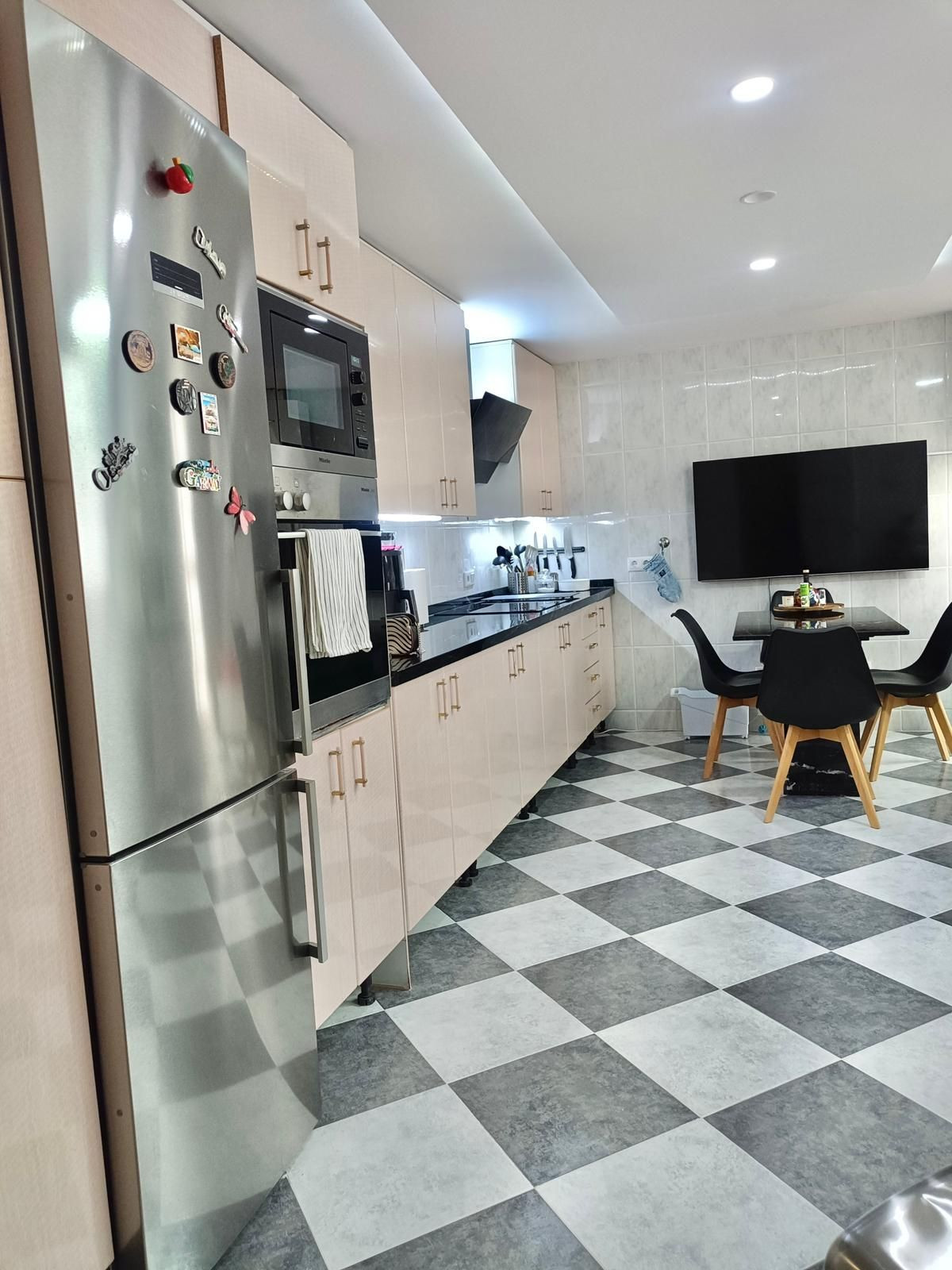Se vende Apartamento Planta Media de 3 dormitorios en Costa Del Sol, Málaga, España