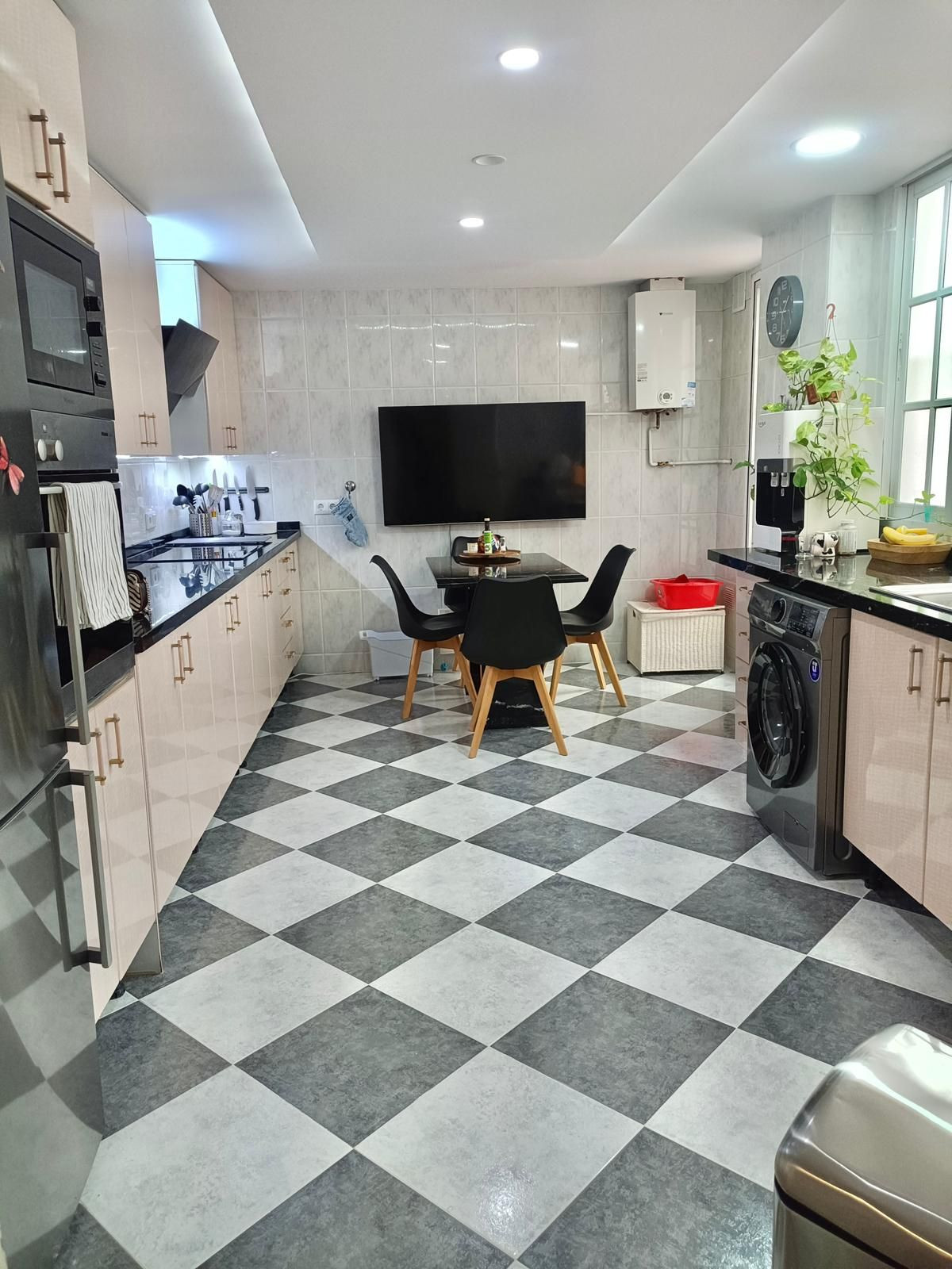 Se vende Apartamento Planta Media de 3 dormitorios en Costa Del Sol, Málaga, España