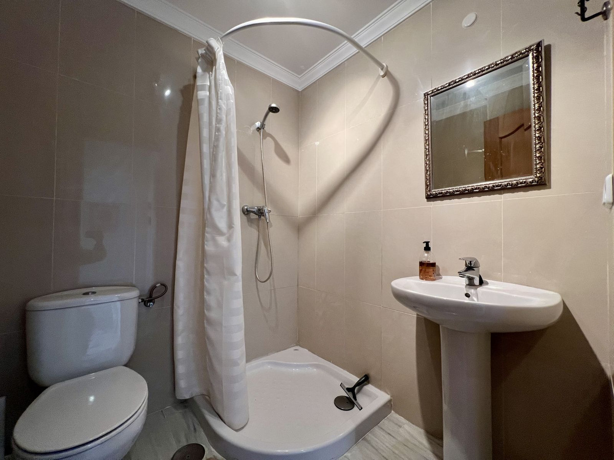 Se vende Apartamento Planta Baja de 2 dormitorios en Costa Del Sol, Málaga, España