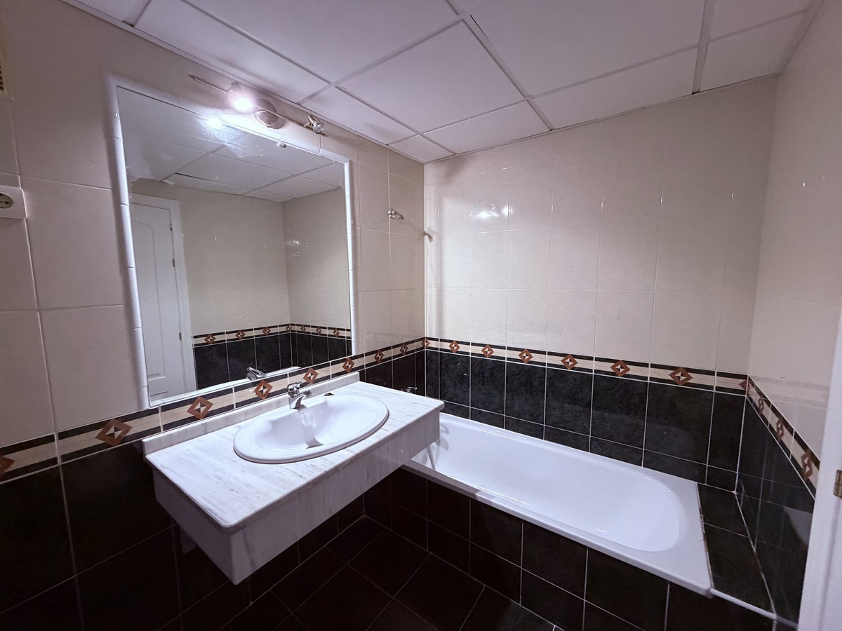 Se vende Apartamento Planta Baja de 2 dormitorios en Costa Del Sol, Málaga, España
