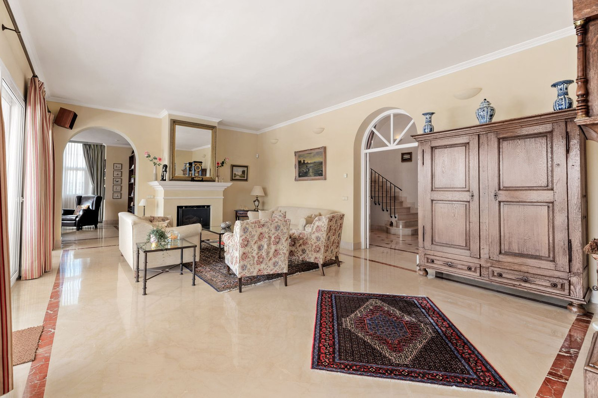 Se vende Villa - Chalet de 5 dormitorios en Costa Del Sol, Málaga, España