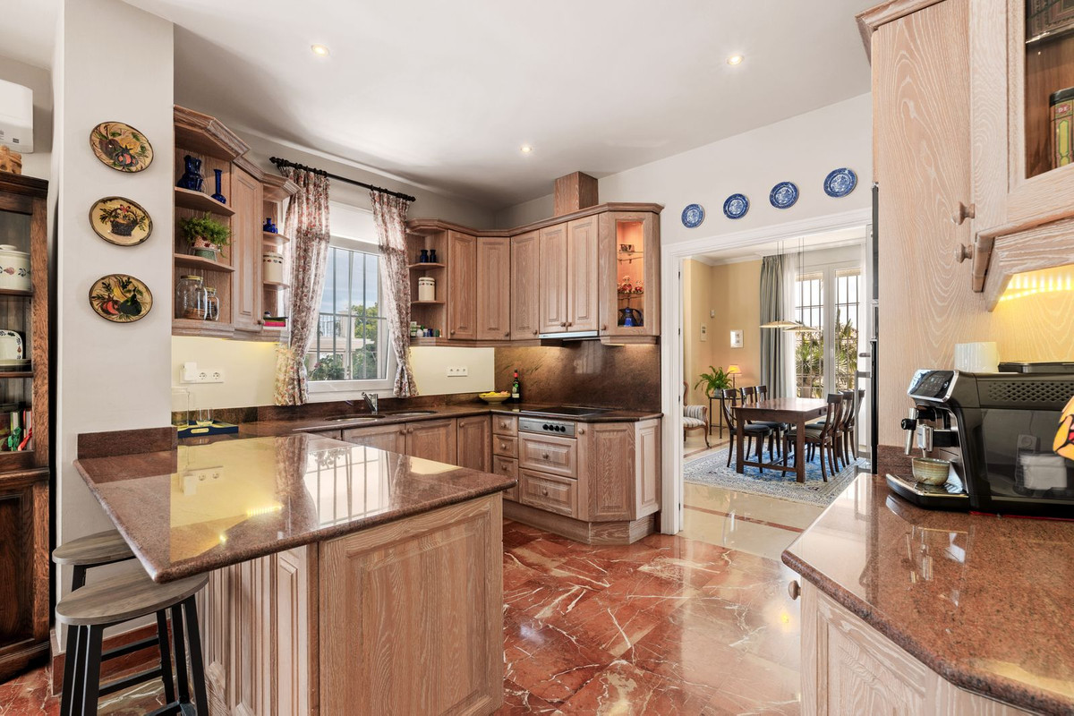 Se vende Villa - Chalet de 5 dormitorios en Costa Del Sol, Málaga, España