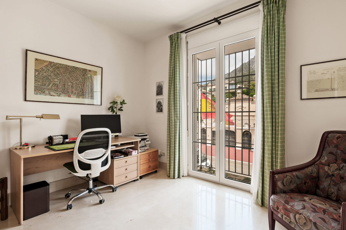 Se vende Villa - Chalet de 5 dormitorios en Costa Del Sol, Málaga, España