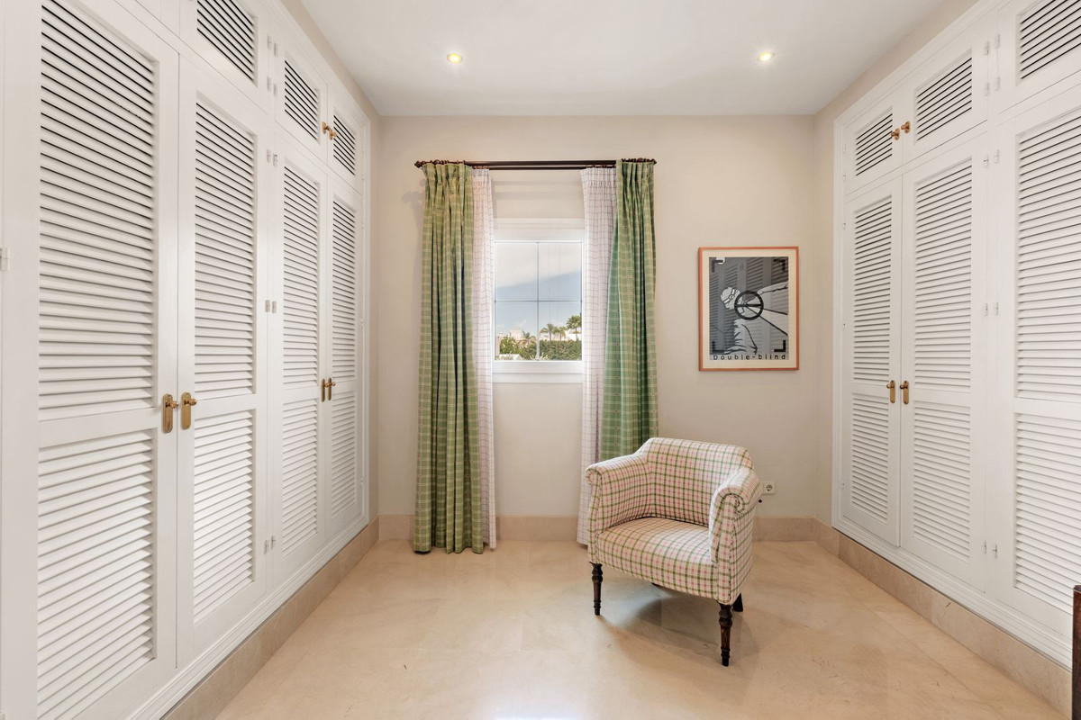 Se vende Villa - Chalet de 5 dormitorios en Costa Del Sol, Málaga, España