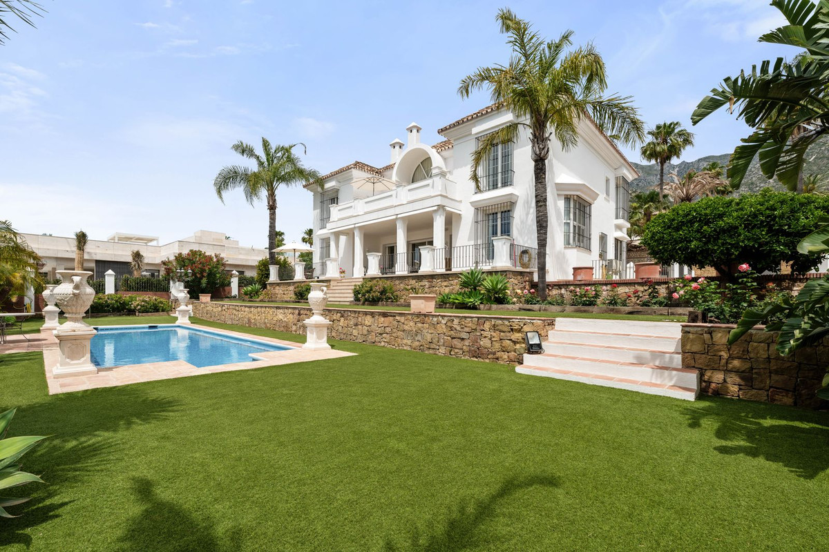 Se vende Villa - Chalet de 5 dormitorios en Costa Del Sol, Málaga, España