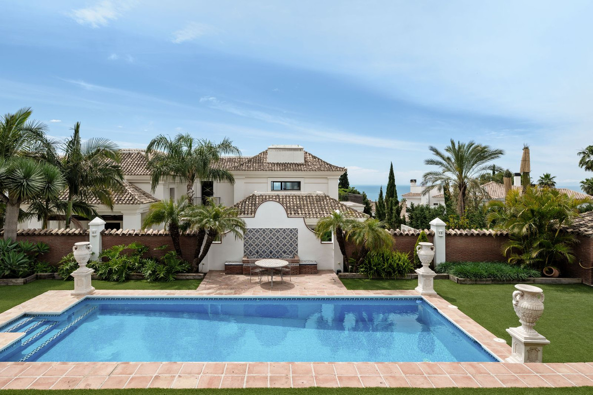 Se vende Villa - Chalet de 5 dormitorios en Costa Del Sol, Málaga, España