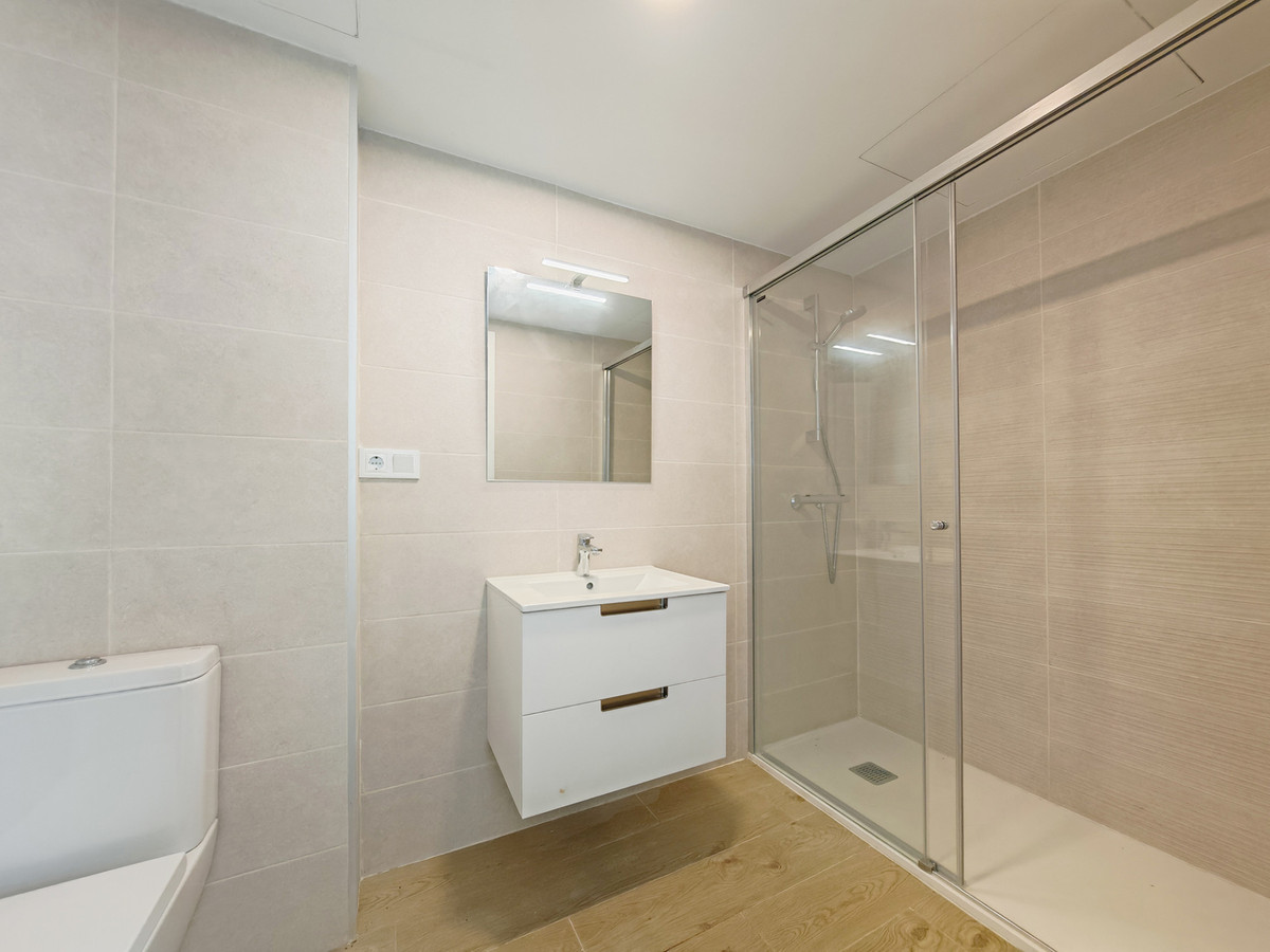 4 Bed Apartment for sale in Estepona Costa Del Sol, Málaga, Spain