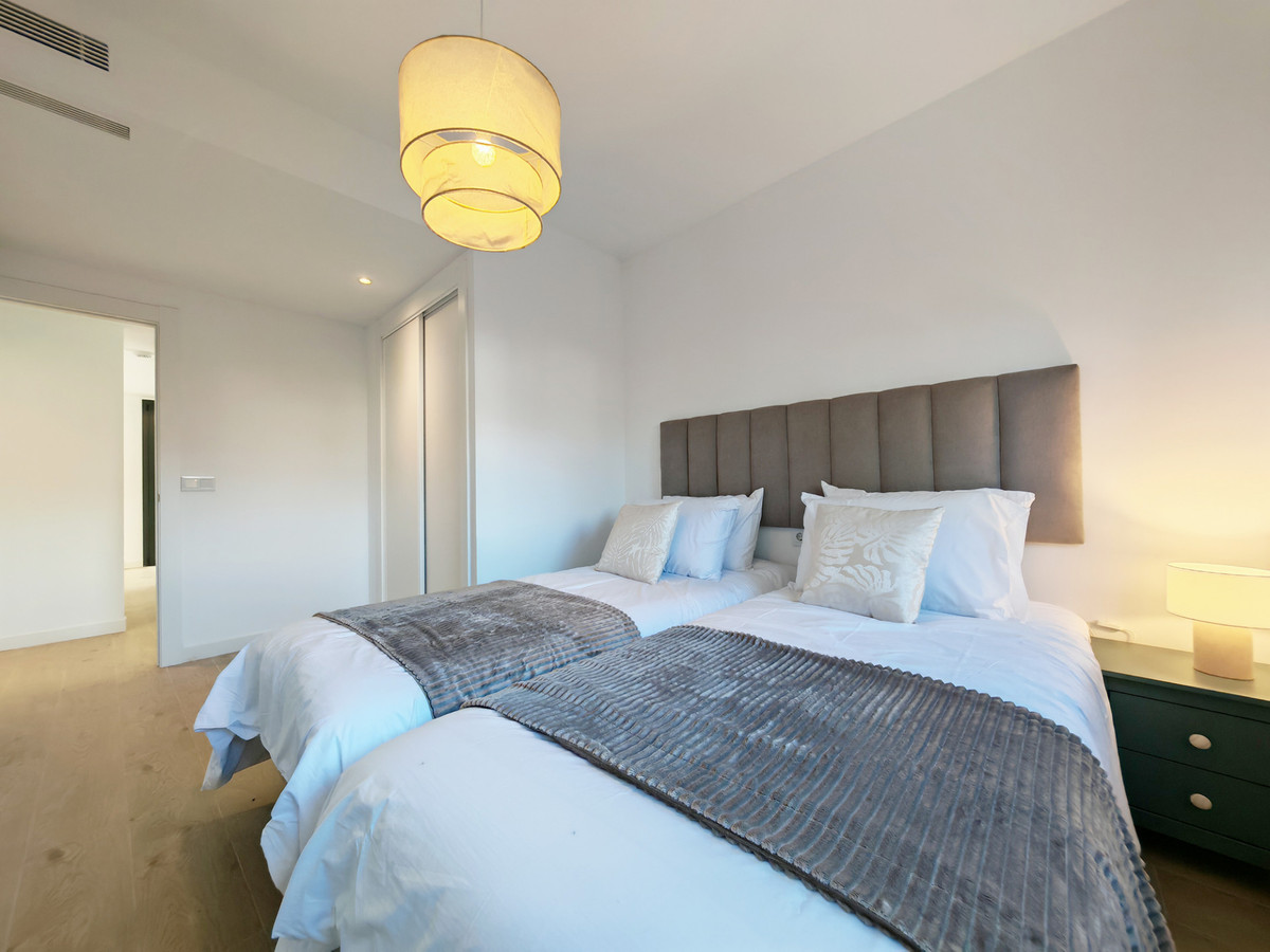 4 Bed Apartment for sale in Estepona Costa Del Sol, Málaga, Spain
