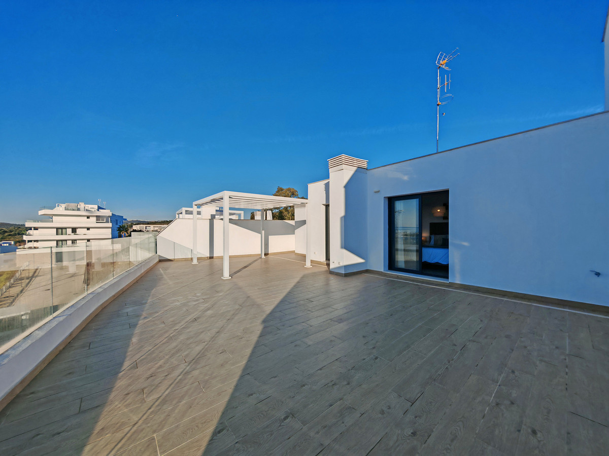 4 Bed Apartment for sale in Estepona Costa Del Sol, Málaga, Spain