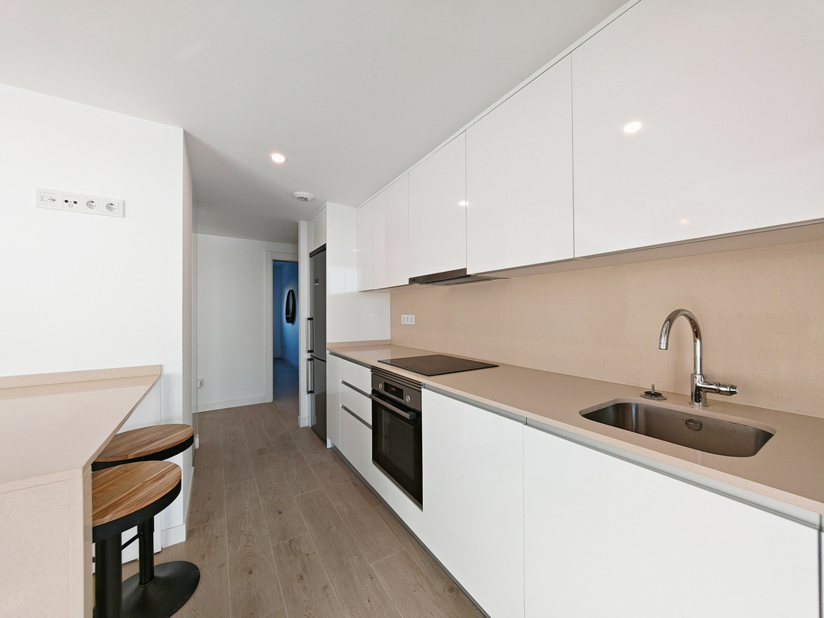 4 Bed Apartment for sale in Estepona Costa Del Sol, Málaga, Spain