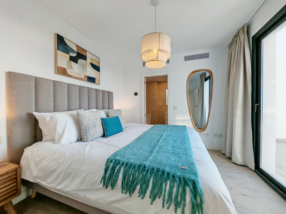 4 Bed Apartment for sale in Estepona Costa Del Sol, Málaga, Spain