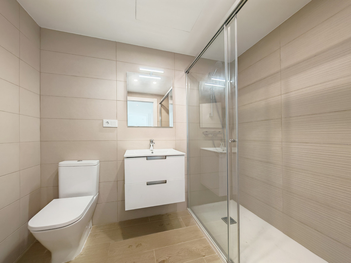 4 Bed Apartment for sale in Estepona Costa Del Sol, Málaga, Spain
